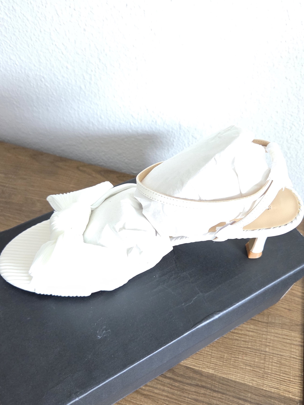 Saks Fifth Avenue White Bow Slingback Heels